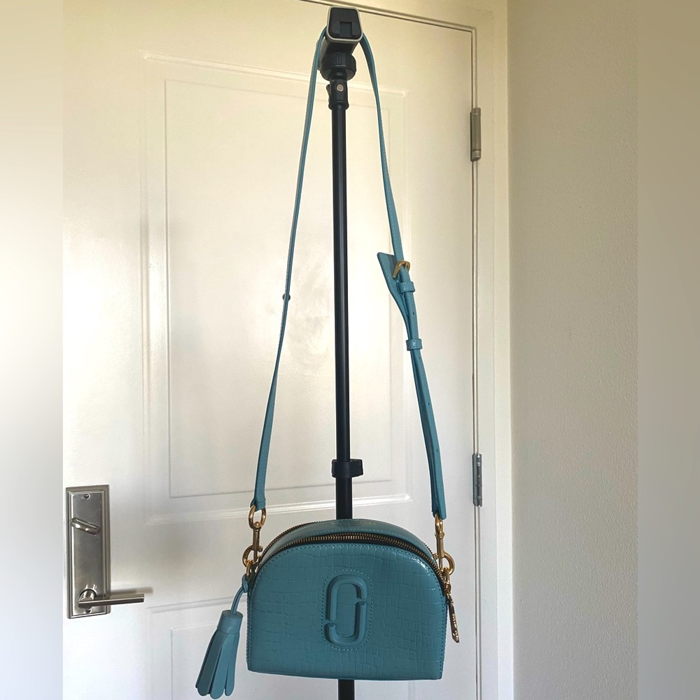 MARC JACOBS SHUTTER CROC-EMBOSSED LEATHER CROSSBODY BAG